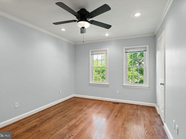 2345 S Rolfe Street S, Arlington VA 22202