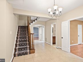 2345 S Rolfe Street S, Arlington VA 22202