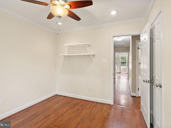 2345 S Rolfe Street S, Arlington VA 22202