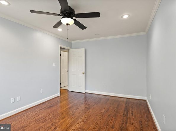 2345 S Rolfe Street S, Arlington VA 22202