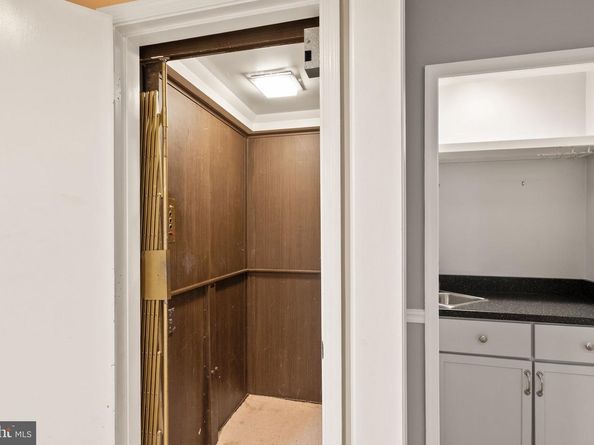2345 S Rolfe Street S, Arlington VA 22202