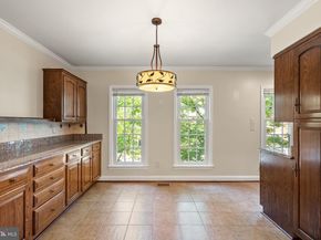 2345 S Rolfe Street S, Arlington VA 22202