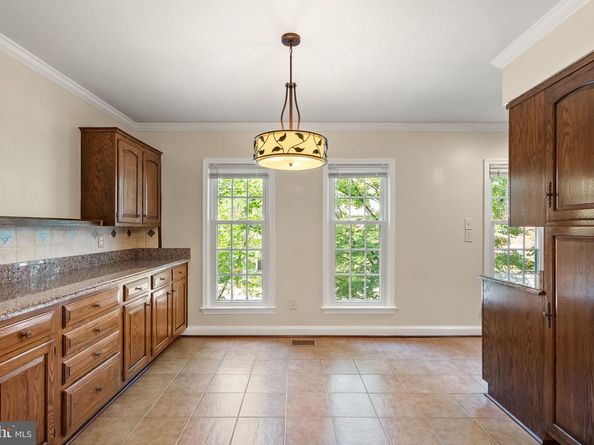 2345 S Rolfe Street S, Arlington VA 22202
