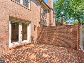 2345 S Rolfe Street S, Arlington VA 22202