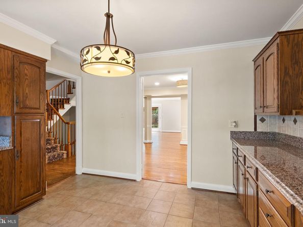 2345 S Rolfe Street S, Arlington VA 22202