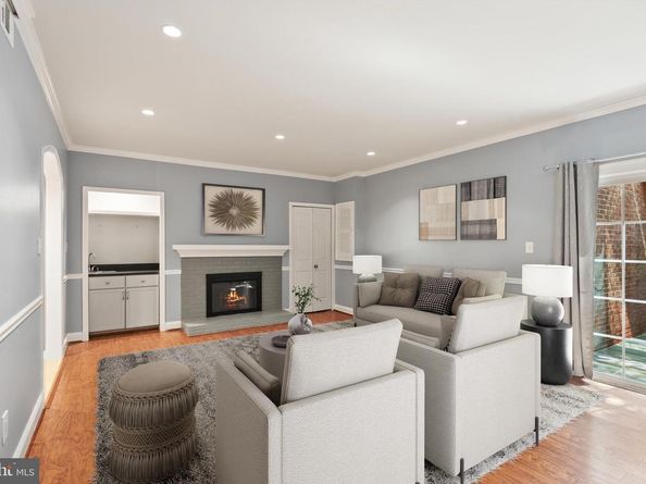 2345 S Rolfe Street S, Arlington VA 22202