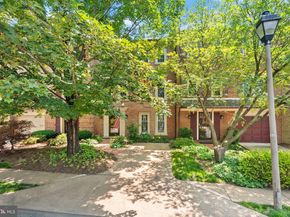 2345 S Rolfe Street S, Arlington VA 22202