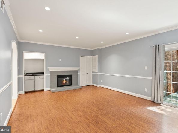 2345 S Rolfe Street S, Arlington VA 22202