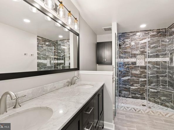 2345 S Rolfe Street S, Arlington VA 22202