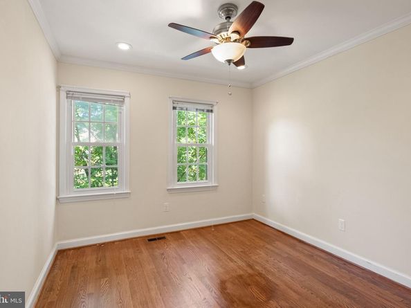 2345 S Rolfe Street S, Arlington VA 22202