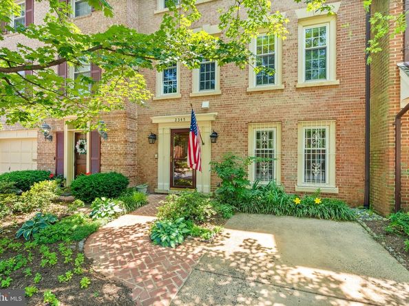 2345 S Rolfe Street S, Arlington VA 22202