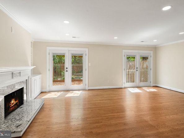 2345 S Rolfe Street S, Arlington VA 22202