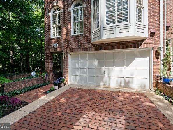 3915 Hillandale Court NW, Washington DC 20007