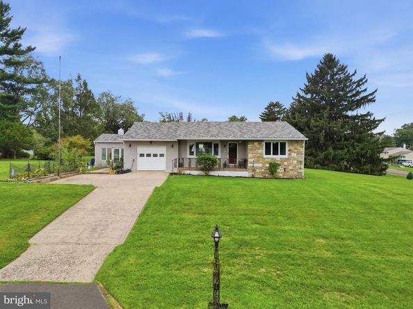 8 Twist Drive, Southampton PA 18966
