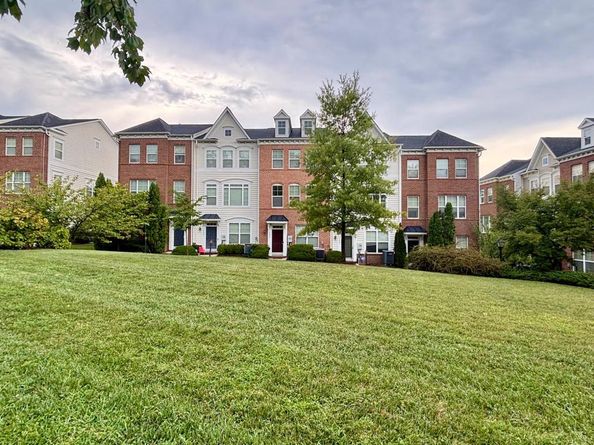 504 NE Ava Way NE, Washington DC 20017