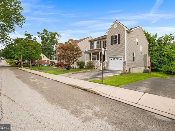 2541 Harding Avenue, Broomall PA 19008