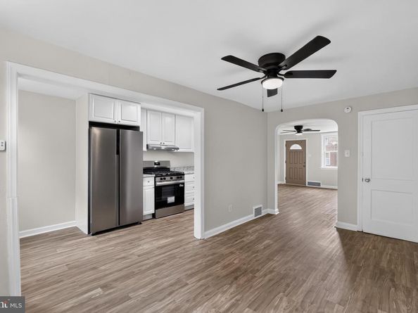 220 Weymouth Road, Darby PA 19023