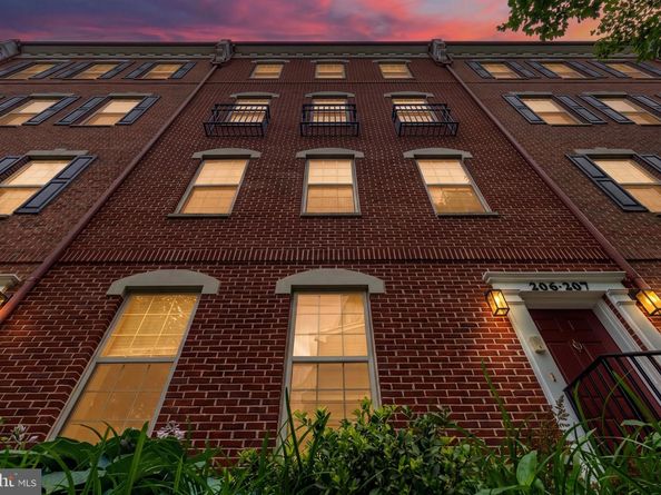 207 Captains Way, Philadelphia PA 19146