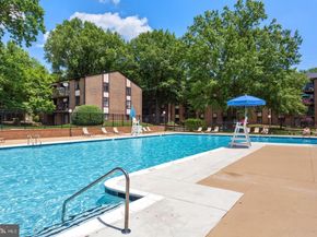 9702 Kingsbridge Drive 302, Fairfax VA 22031