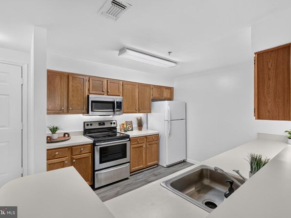 1100 Quaker Hill Drive 326, Alexandria VA 22314