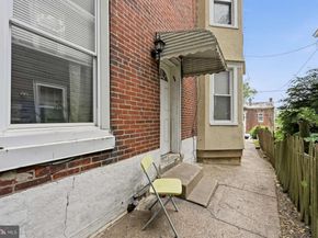 402 Poplar Street, Darby PA 19023