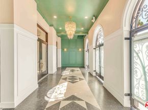 6533 Hollywood Boulevard, Los Angeles CA 90028