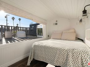 2329 Ocean Avenue, Venice CA 90291