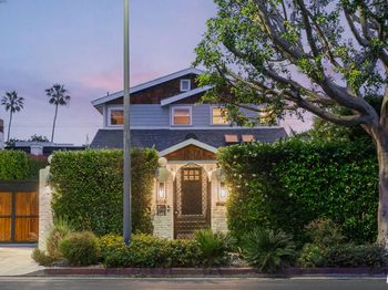 806 N Crescent Heights Boulevard