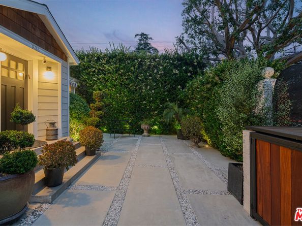 806 N Crescent Heights Boulevard, Los Angeles CA 90046