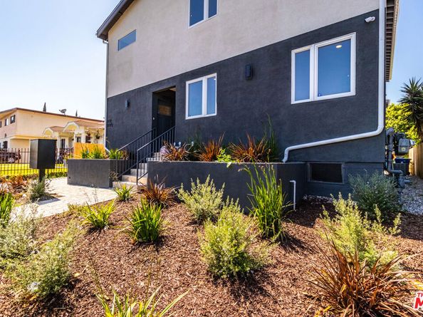1737 S Longwood Avenue, Los Angeles CA 90019
