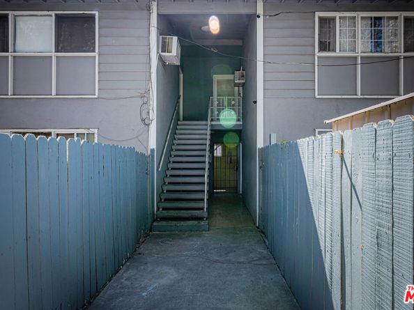 8357 Amigo Avenue, Northridge CA 91324