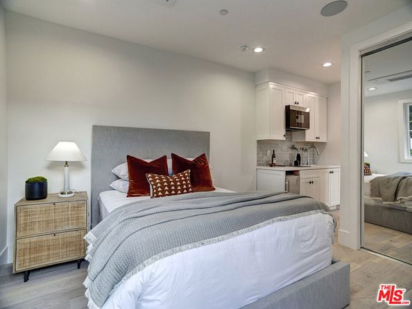 10760 Rochester Avenue, Los Angeles CA 90024