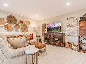 31556 Agoura Road 2, Westlake Village CA 91361