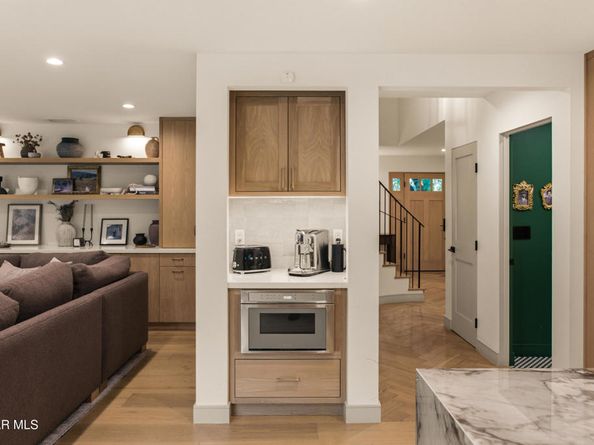 5306 Cangas Drive, Calabasas CA 91301