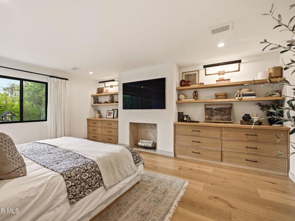 5306 Cangas Drive, Calabasas CA 91301