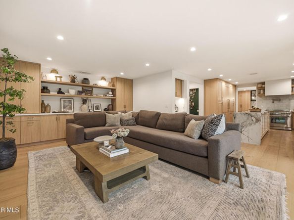 5306 Cangas Drive, Calabasas CA 91301