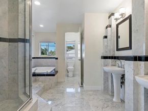 1703 La Playa Ave B, San Diego CA 92109