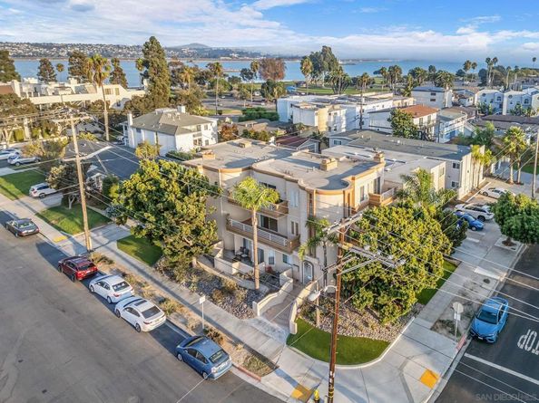 1703 La Playa Ave B, San Diego CA 92109