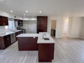 1703 La Playa Ave B, San Diego CA 92109