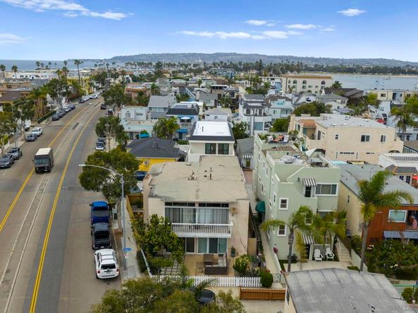 2735 Mission Blvd, San Diego CA 92109