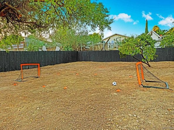 6524 Radio Dr, San Diego CA 92114