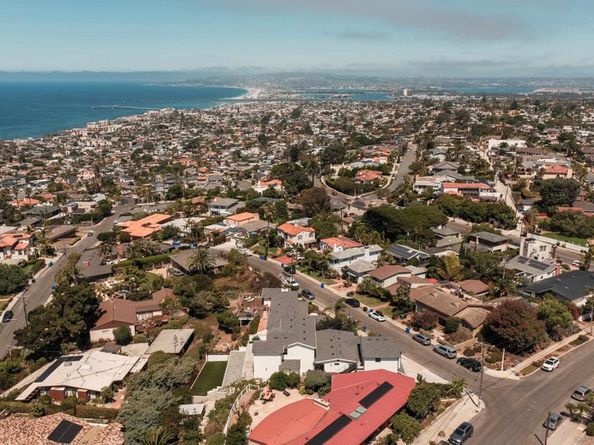 1185 Barcelona Dr, San Diego CA 92107
