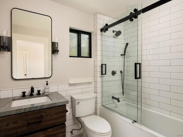 1185 Barcelona Dr, San Diego CA 92107