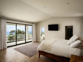 1185 Barcelona Dr, San Diego CA 92107