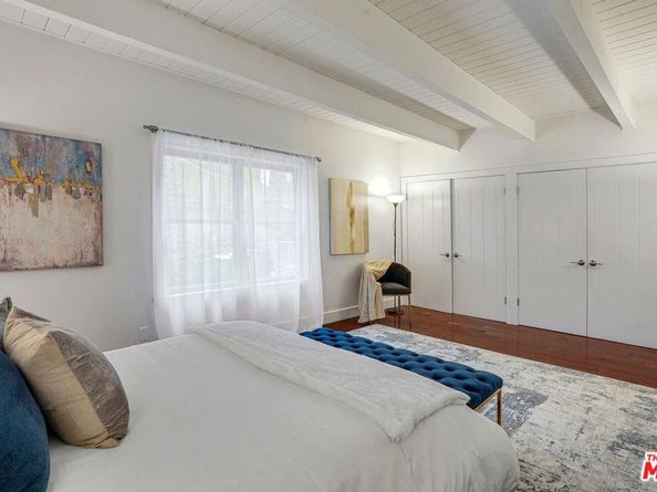 1100 N Beverly Glen Boulevard, Los Angeles CA 90077