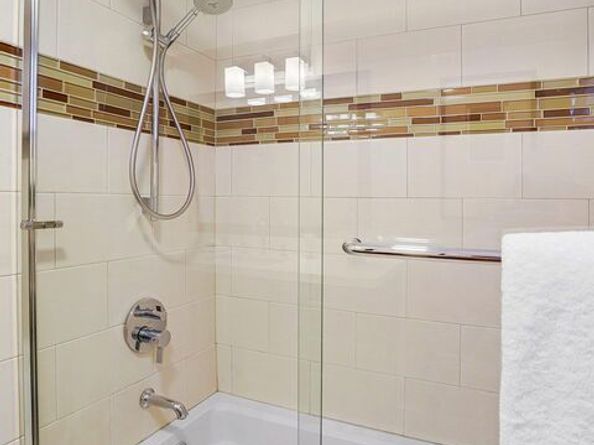 1100 N Beverly Glen Boulevard, Los Angeles CA 90077