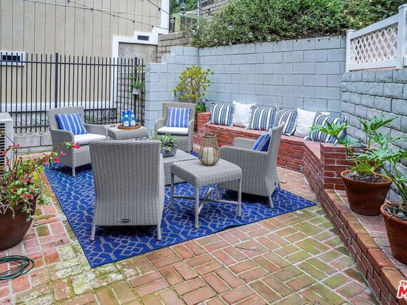 1100 N Beverly Glen Boulevard, Los Angeles CA 90077