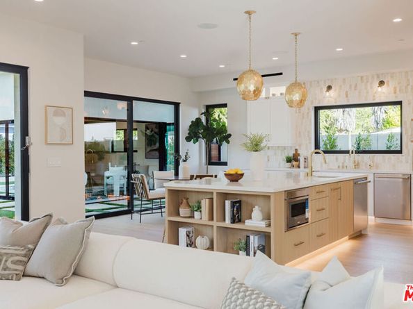 12427 Cumpston Street, Valley Village CA 91607