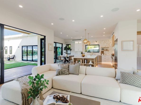 12427 Cumpston Street, Valley Village CA 91607