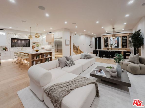 12427 Cumpston Street, Valley Village CA 91607